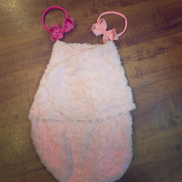 Pink Swaddler & Bow Set - Picture 1 of 3